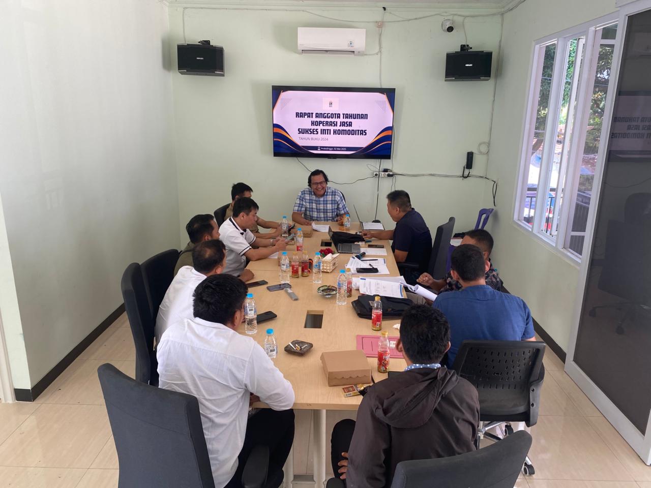 Rapat pengurus Koperasi Sikomo